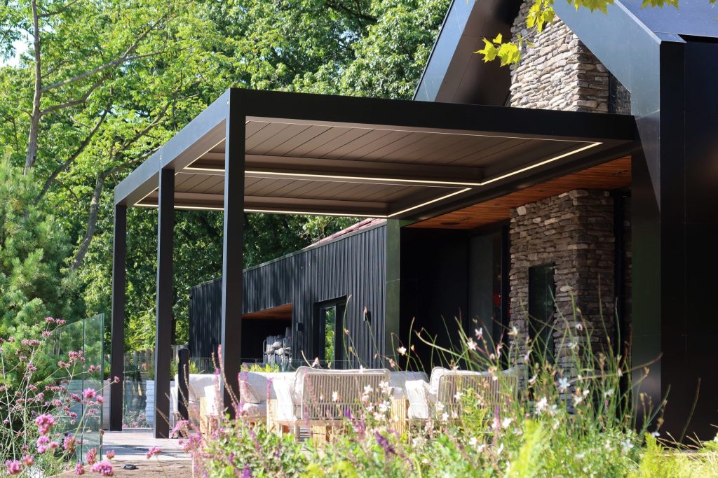 Pergola met lamellendak